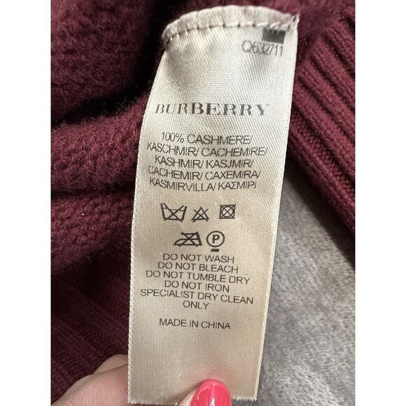 Burberry Brit 100% Cashmere Sweater V-Neck Burgundy Red Size L UNISEX - Picture 11 of 12